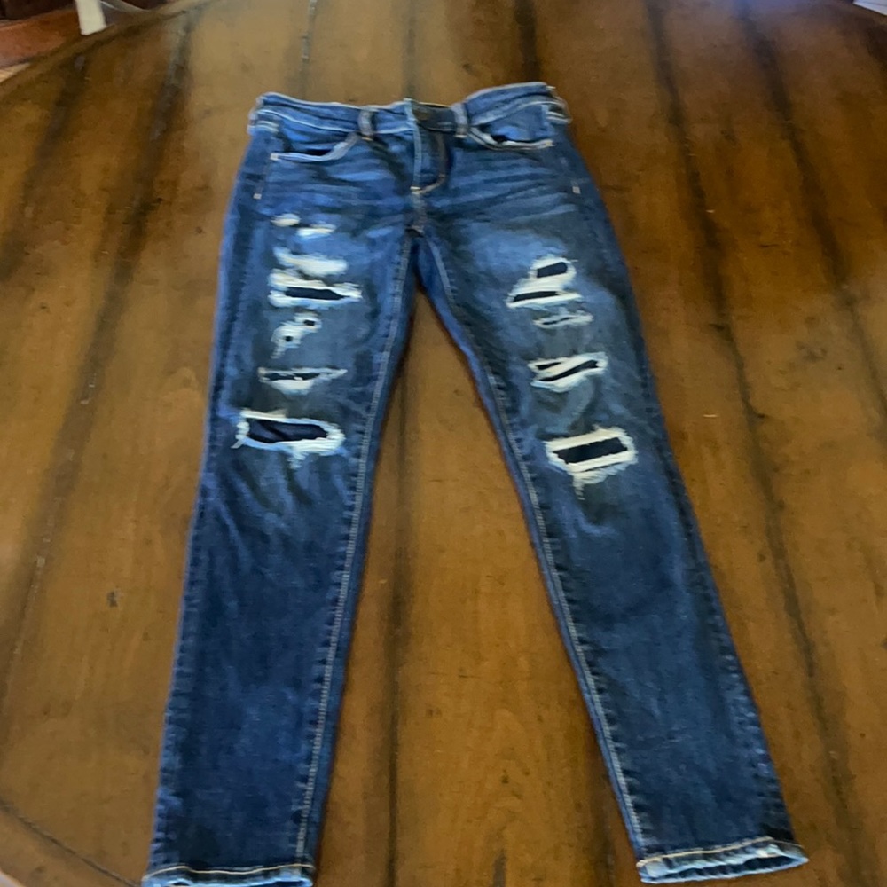 Womens American Eagle ripped jeans